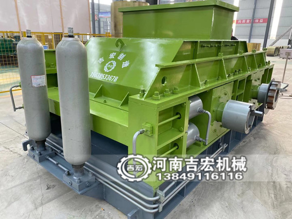 有時(shí)產(chǎn)20噸的小型對(duì)輥制砂機(jī)嗎,多少錢?