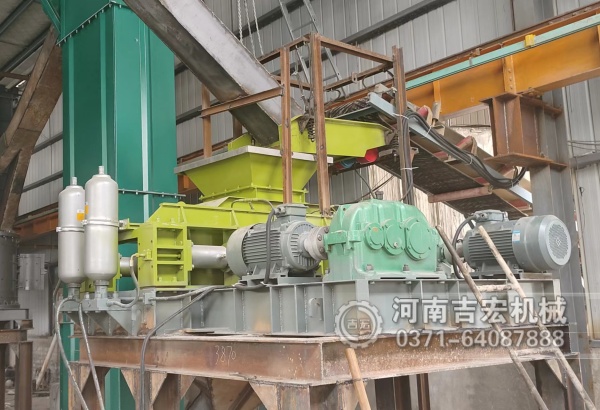 小型沙場用的是什么破碎機,性能優(yōu)勢是什么？